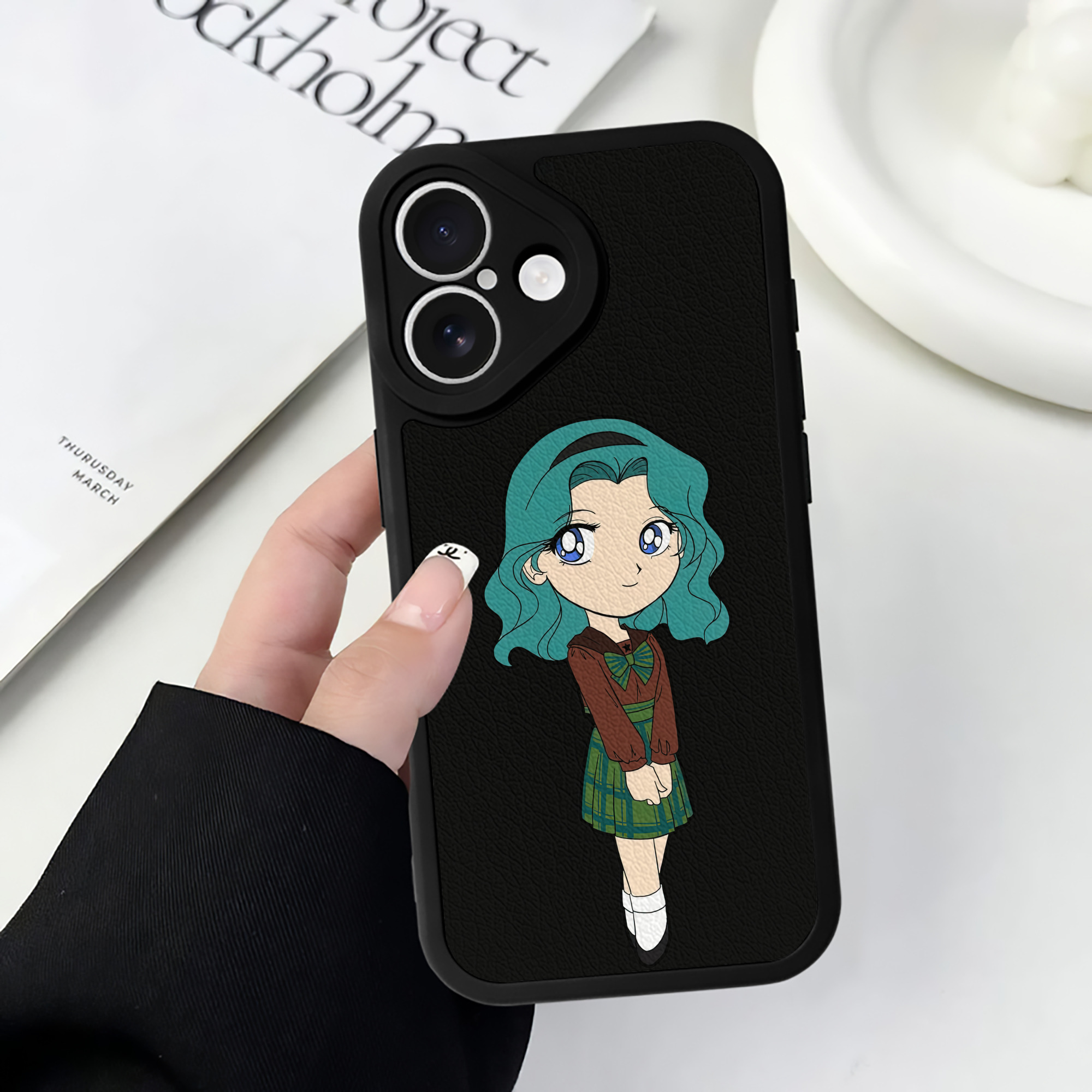 （画像用） 美少女戦士セーラームーン 海王 みちる（かいおう みちる） Sailor Moon Kaiou Michiru 【iPhone 16シリーズ対応】シリコンスマホケース（レザー調） 材質：シリコン